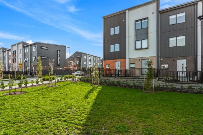 Photo of property in 10/60 Selo Street, Glen Eden, Auckland, 0602