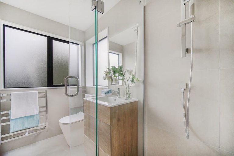 Photo of property in 59 Golf Road, New Lynn, Auckland, 0600