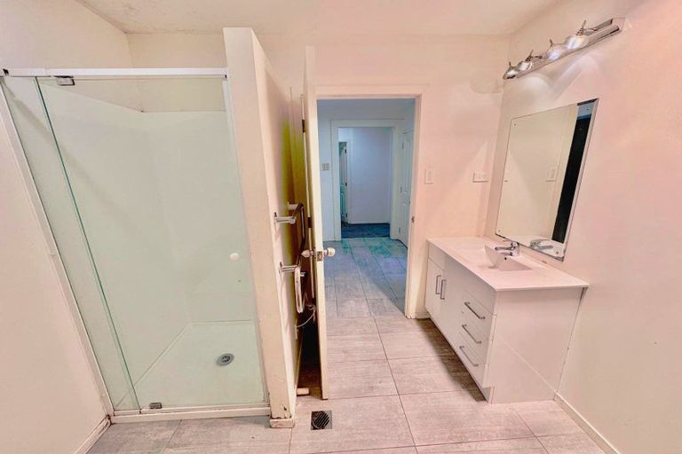 Photo of property in 25 Montilla Place, Manurewa, Auckland, 2102