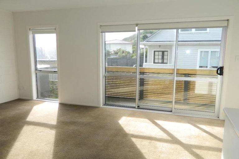 Photo of property in 3/18 Lambley Road, Titahi Bay, Porirua, 5022