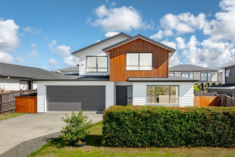 Photo of property in 32 Huarahi Pai Road, Huapai, Kumeu, 0810