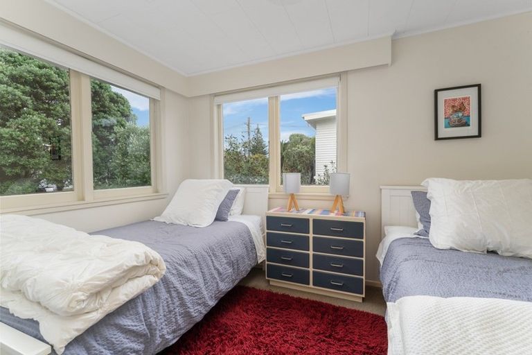 Photo of property in 4 Titoki Road, Waikanae Beach, Waikanae, 5036