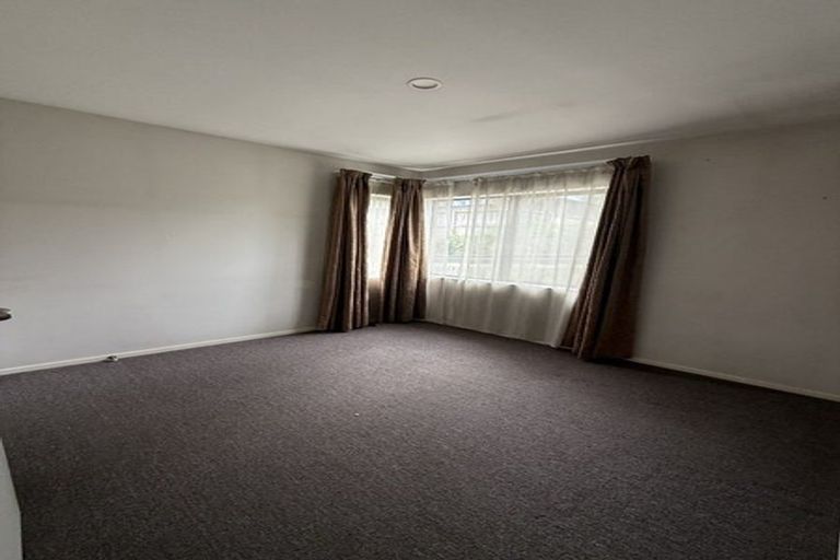 Photo of property in 27g Rehia Road, Massey, Auckland, 0614