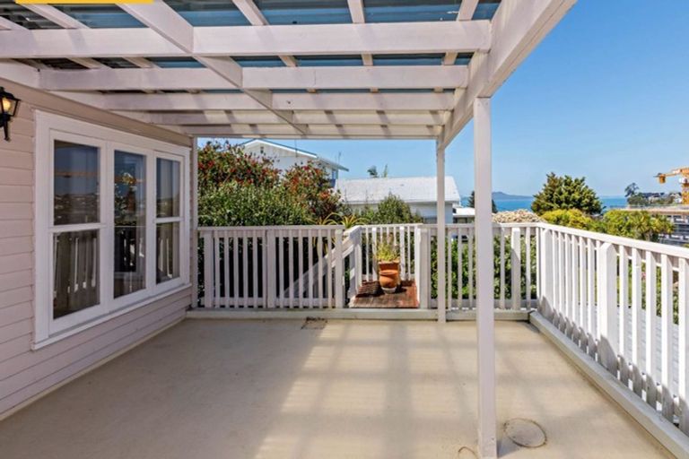 Photo of property in 35 Bayview Road, Browns Bay, Auckland, 0630