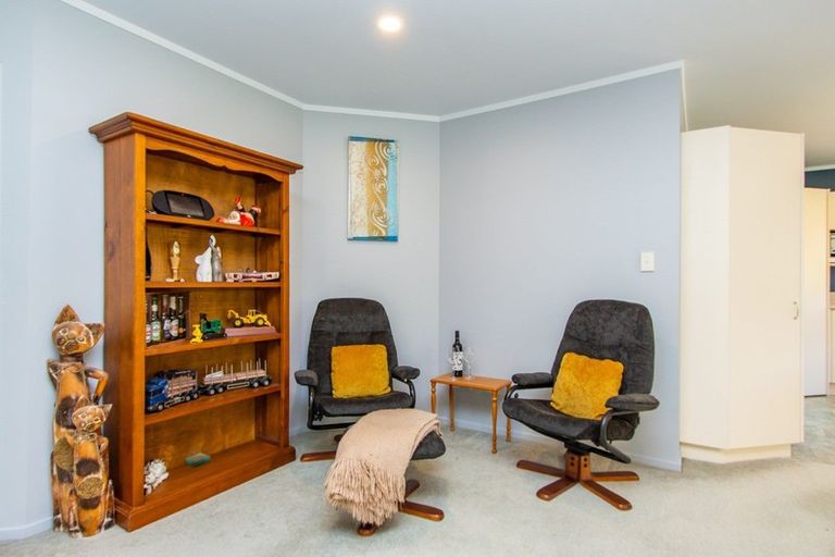 Photo of property in 58 Tawavale Street, Pukehangi, Rotorua, 3015