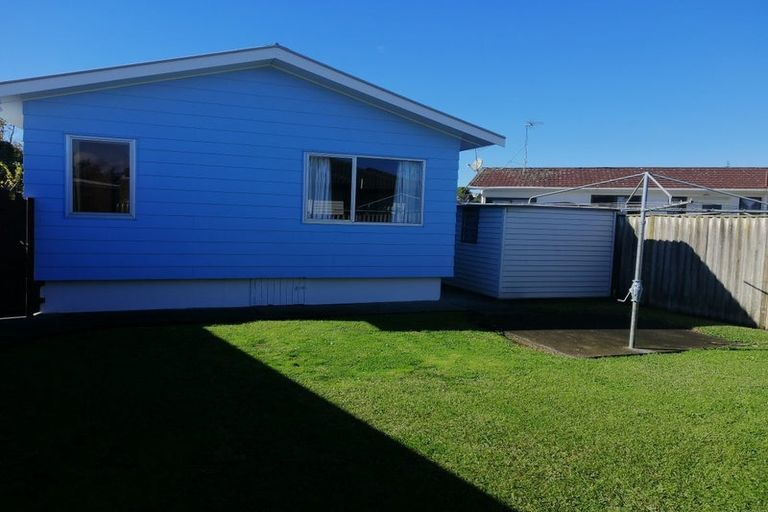 Photo of property in 14 Darren Crescent, Half Moon Bay, Auckland, 2012