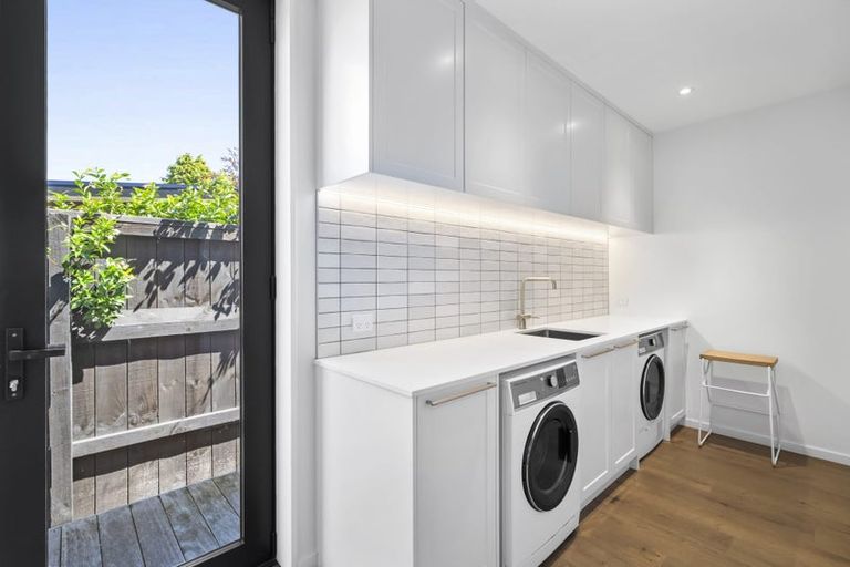 Photo of property in 27 Idris Road, Fendalton, Christchurch, 8052