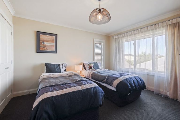 Photo of property in 3 Holiday Drive, Mairehau, Christchurch, 8052