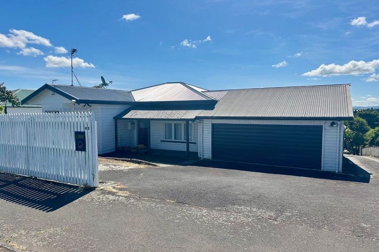 Photo of property in 82 Forest Lake Road, Forest Lake, Hamilton, 3200