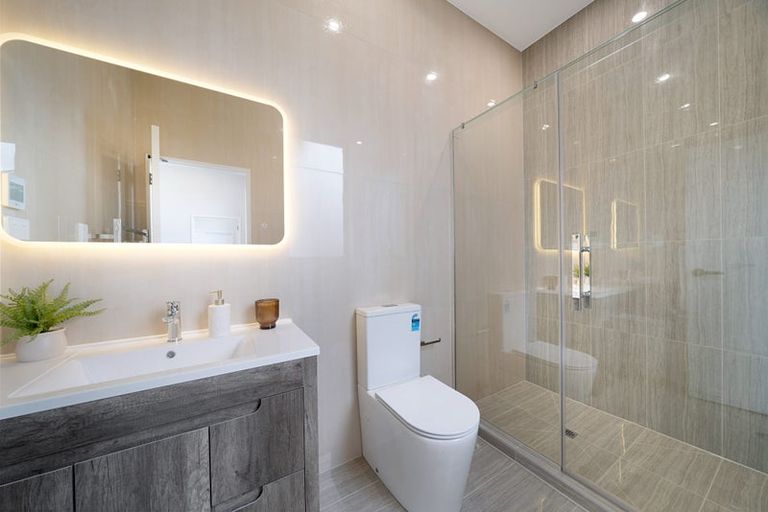 Photo of property in 41 Mcindoe Road, Kumeu, 0810