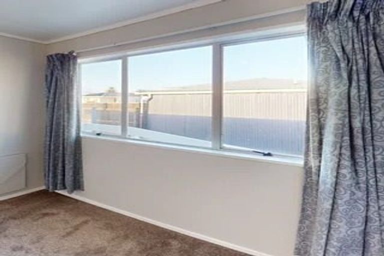 Photo of property in 17 Tainui Street, Castlecliff, Whanganui, 4501