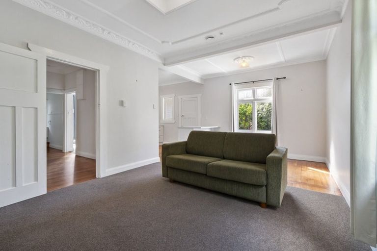Photo of property in 11 Lyndhurst Street, Takaro, Palmerston North, 4412