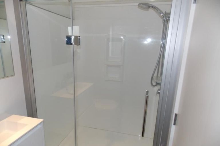 Photo of property in 1a Clive Road, Khandallah, Wellington, 6035