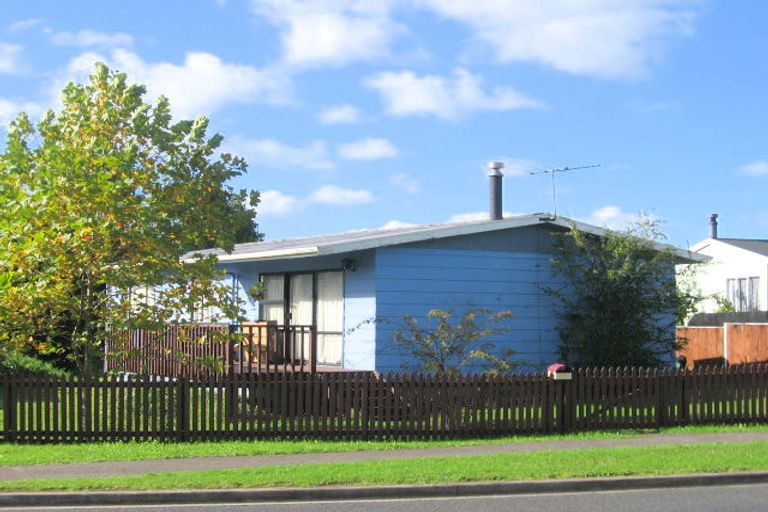 Photo of property in 49 Border Road, Henderson, Auckland, 0612