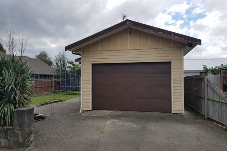 Photo of property in 54 Momorangi Crescent, Redwood, Christchurch, 8051