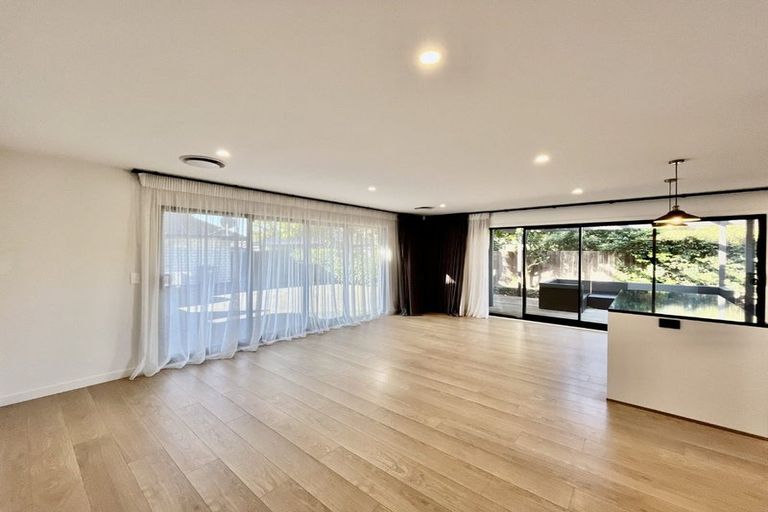 Photo of property in 2/4 Alvaston Drive, Halswell, Christchurch, 8025