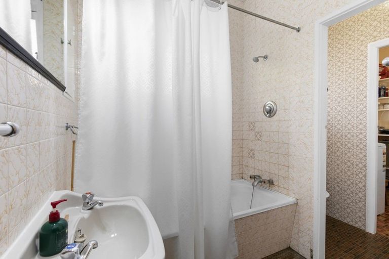 Photo of property in 21 Military Road, Boulcott, Lower Hutt, 5010