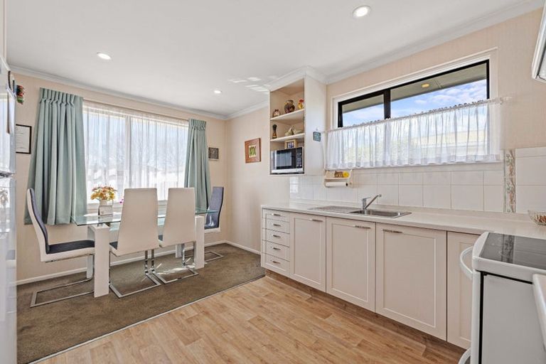 Photo of property in 38 Frensham Crescent, Woolston, Christchurch, 8062