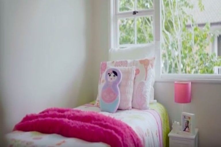 Photo of property in 1/23 Manhattan Heights, Glendene, Auckland, 0602