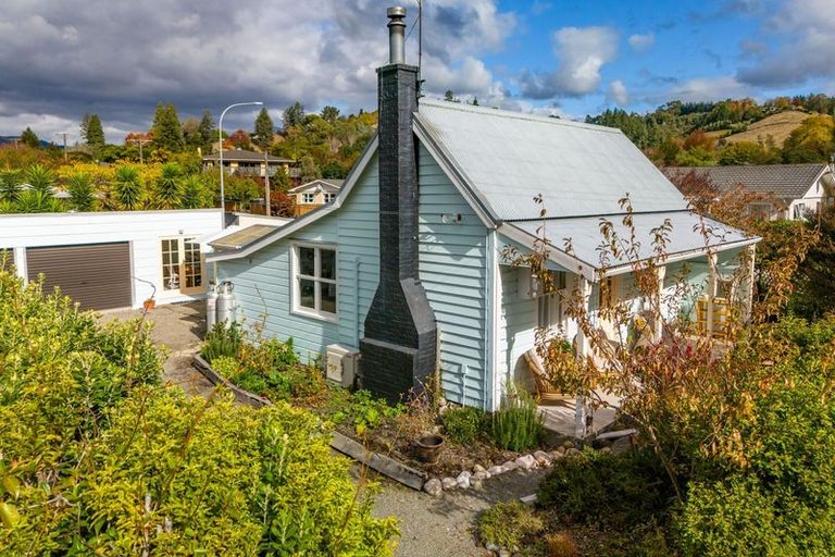 Photo of property in 24 Arrow Street, Wakefield, 7025