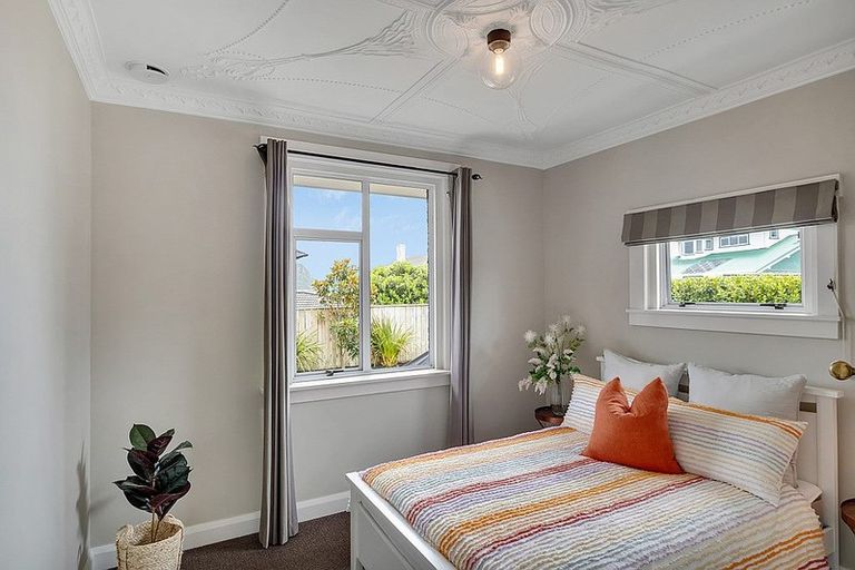 Photo of property in 20 South Road, Moturoa, New Plymouth, 4310