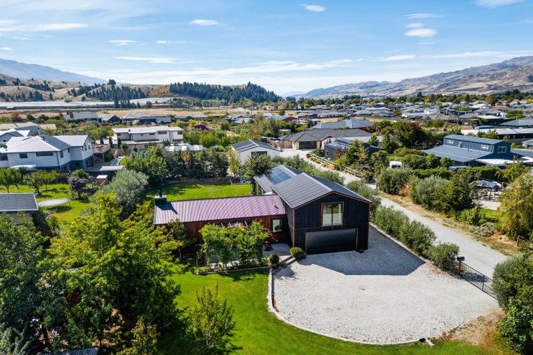 Photo of property in 1 Riesling Way, Cromwell, 9310