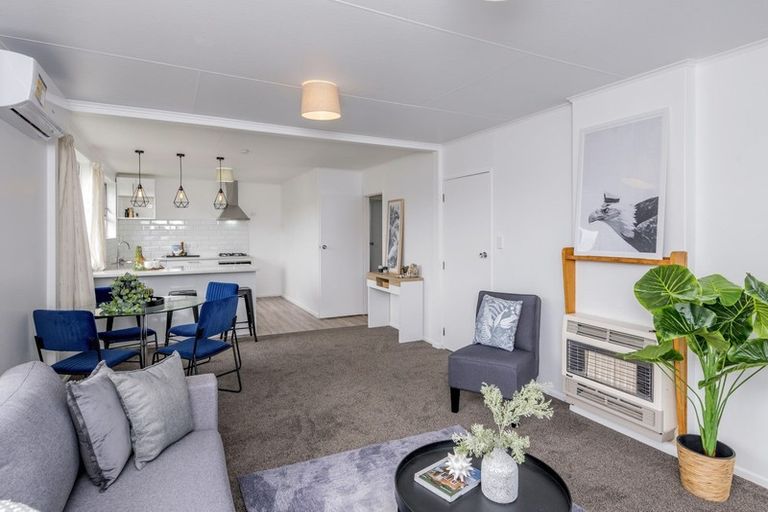 Photo of property in 42 Hinemoa Street, Levin, 5510