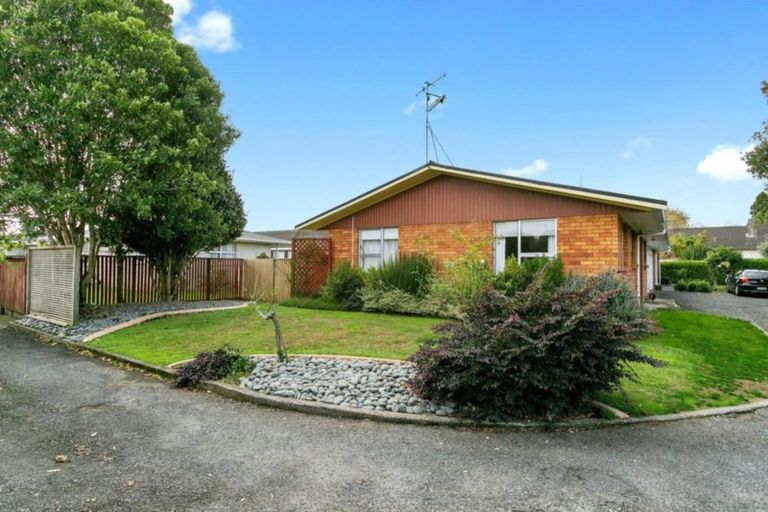 Photo of property in 5a Clare Street, Cambridge, 3434