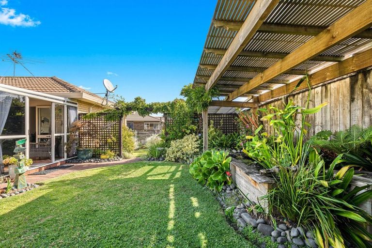 Photo of property in 39 Lakeside Drive, Orewa, 0931