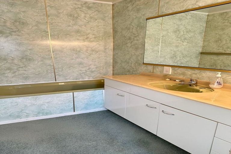 Photo of property in 23 Gracechurch Drive, Flat Bush, Auckland, 2016