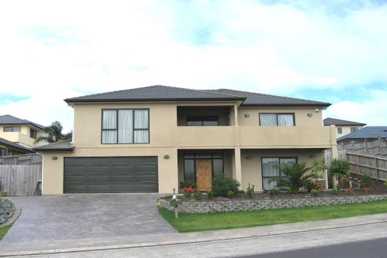 Photo of property in 15 Chadlington Avenue, Henderson, Auckland, 0612