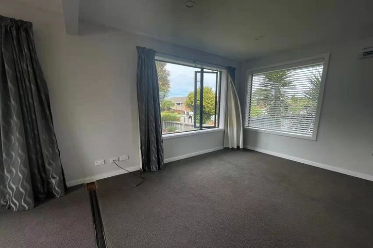Photo of property in 21 Glenora Place, Hornby, Christchurch, 8042