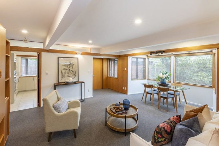 Photo of property in 16 Kent Lodge Avenue, Avonhead, Christchurch, 8042