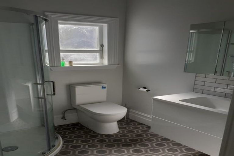 Photo of property in 126 Wallace Street, Mount Cook, Wellington, 6021