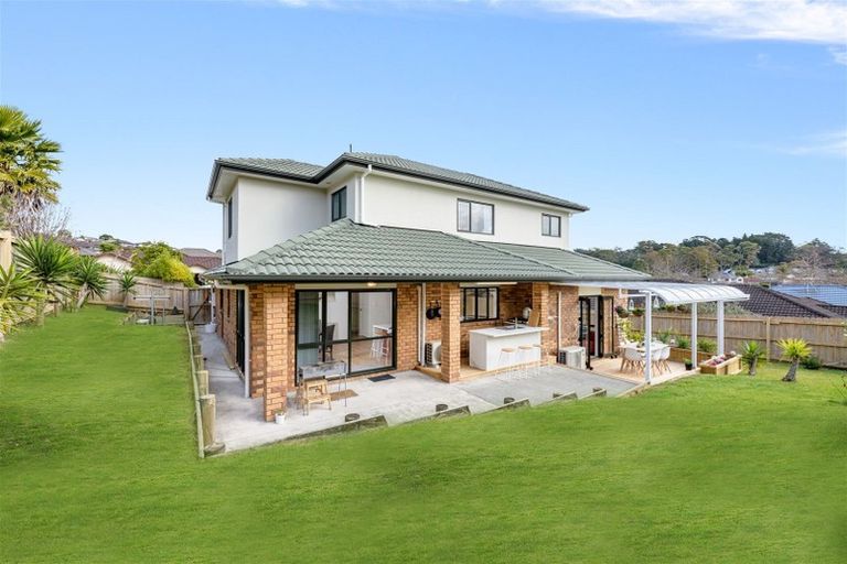 Photo of property in 27 Toledo Avenue, Henderson, Auckland, 0612