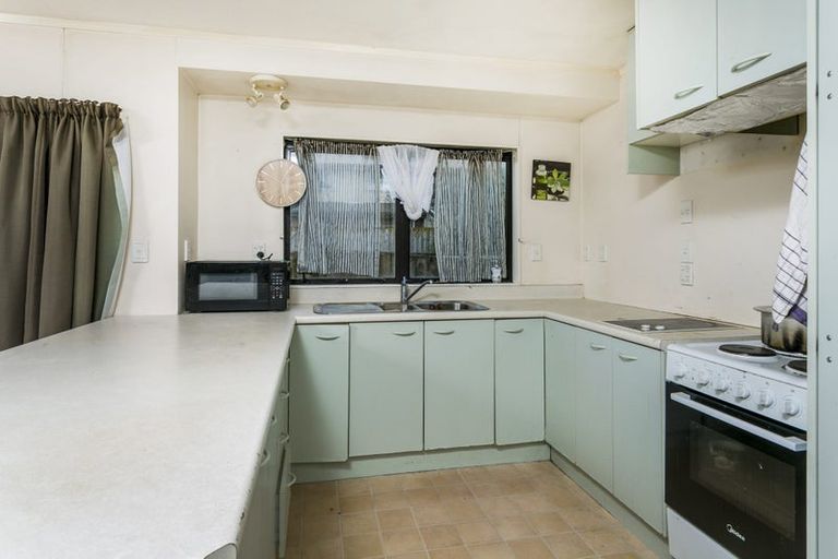 Photo of property in 2/62 Tonar Street, Northcote, Auckland, 0627