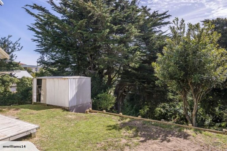 Photo of property in 51 Renown Road, Raumati South, Paraparaumu, 5032