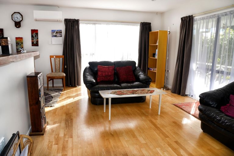 Photo of property in 166 Carnoustie Drive, Wattle Downs, Auckland, 2103