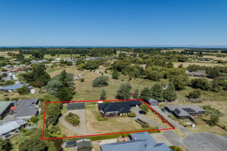 Photo of property in 11 Crawford Close, Amberley, 7410