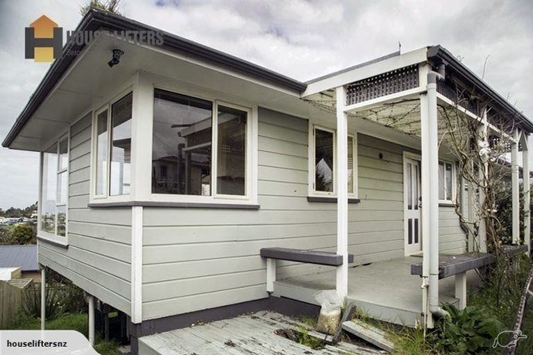 Photo of property in 4 Hauraki Crescent, Pinehill, Auckland, 0632