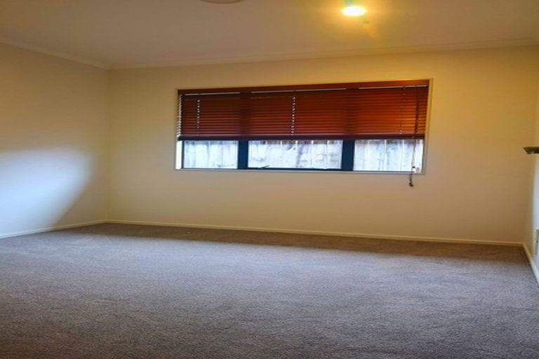 Photo of property in 18 Hampervale Place, Flat Bush, Auckland, 2016