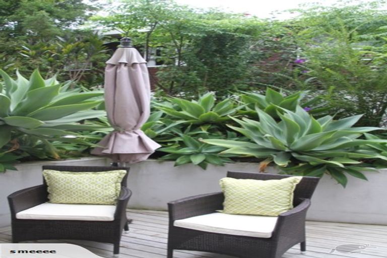 Photo of property in 43 Sharon Road, Waiake, Auckland, 0630