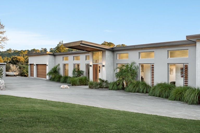 Photo of property in 73 Warman Road, Okura, Albany, 0792