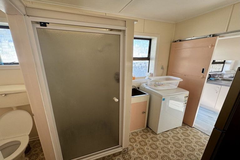 Photo of property in 76 Sixth Avenue, Urenui, 4377