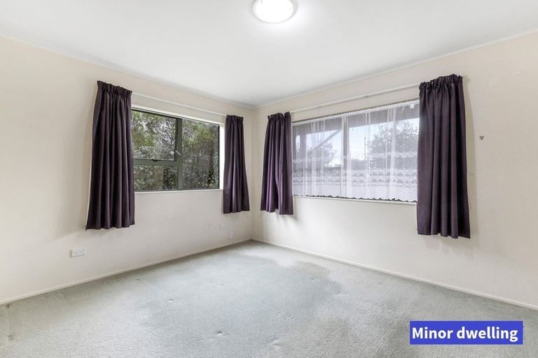 Photo of property in 63 Red Beach Road, Red Beach, 0932