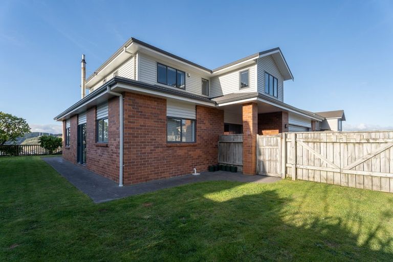 Photo of property in 49 Erlestoke Crescent, Churton Park, Wellington, 6037