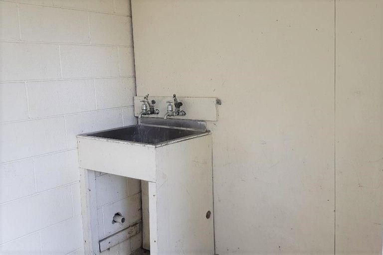 Photo of property in 1/10 Blease Street, New Lynn, Auckland, 0600