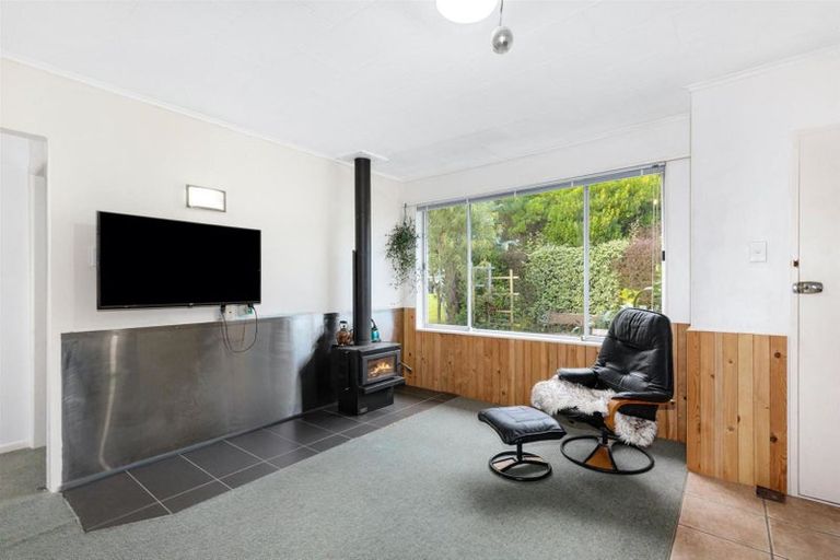 Photo of property in 96a Wainuiomata Road, Wainuiomata, Lower Hutt, 5014