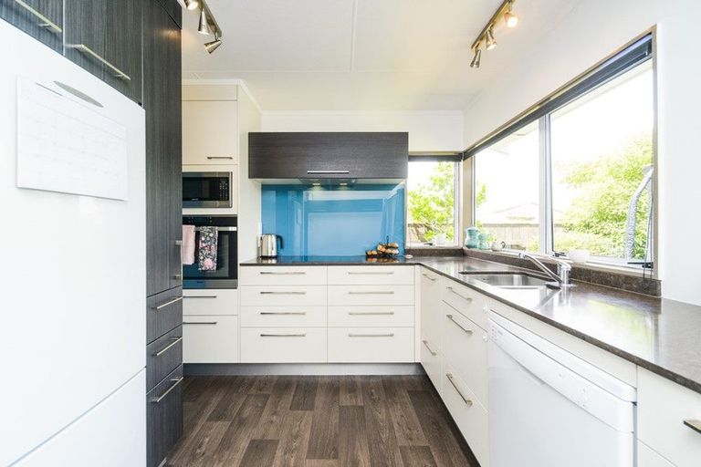 Photo of property in 97 Hillcrest Drive, Kelvin Grove, Palmerston North, 4414