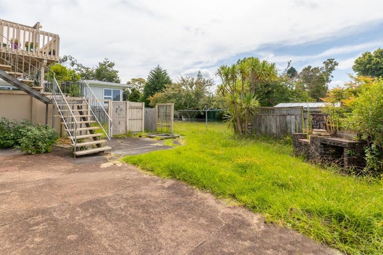 Photo of property in 29 Golf Road, New Lynn, Auckland, 0600